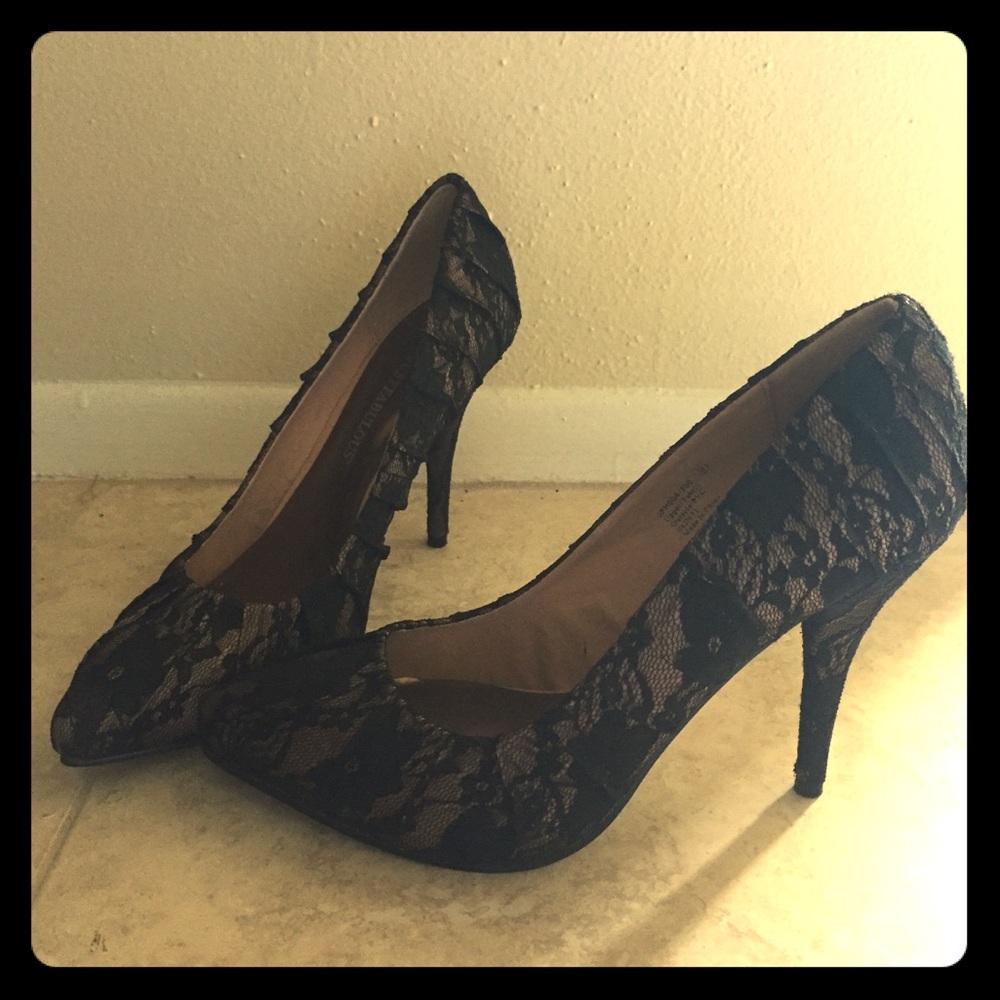 Lace Shoes Size 9. 4-inch heel